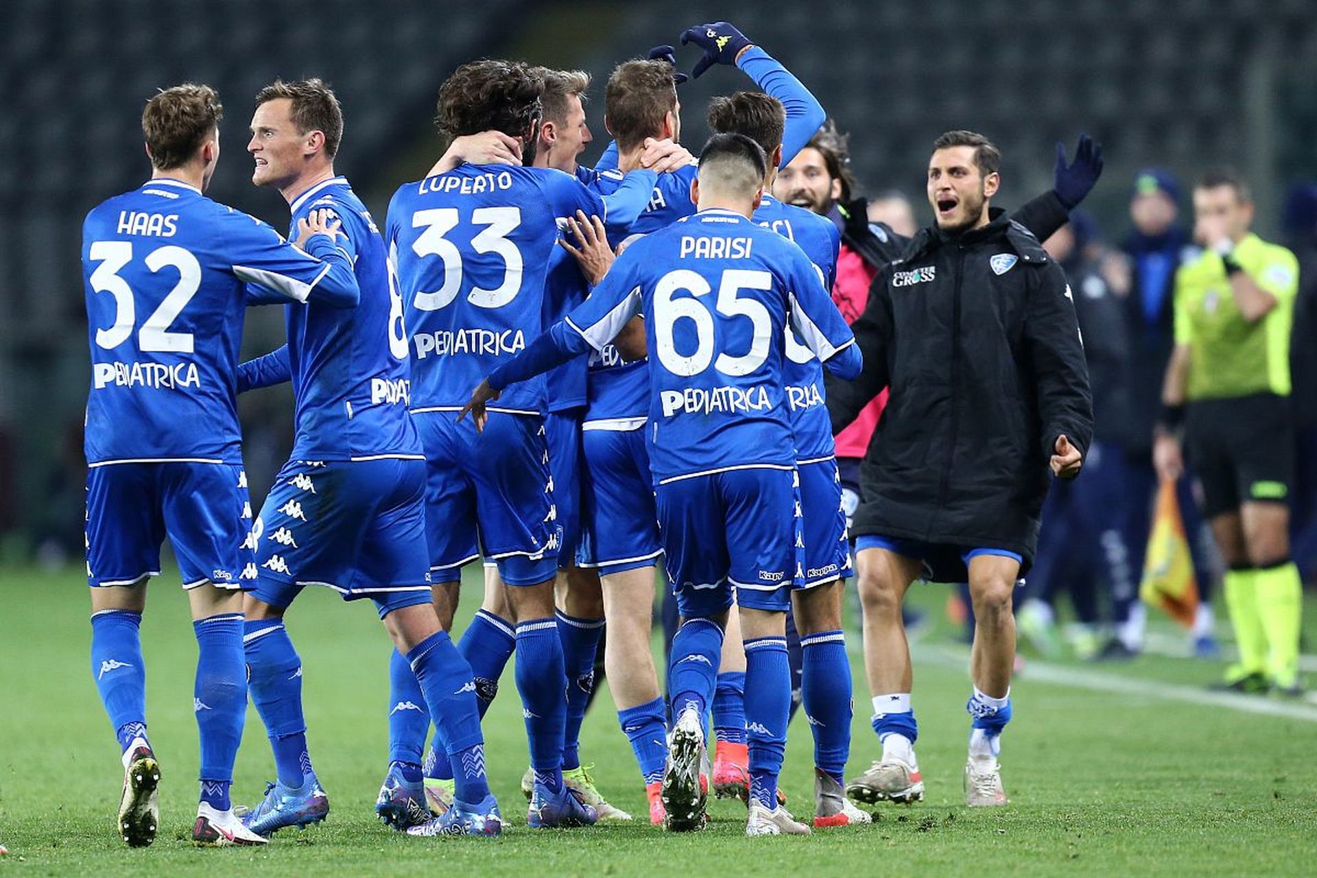 享有极高的 享有极高的